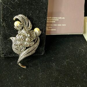 Avon Vintage /1990 Kenneth Jay Lane’s Antique Impressions Pin NIB